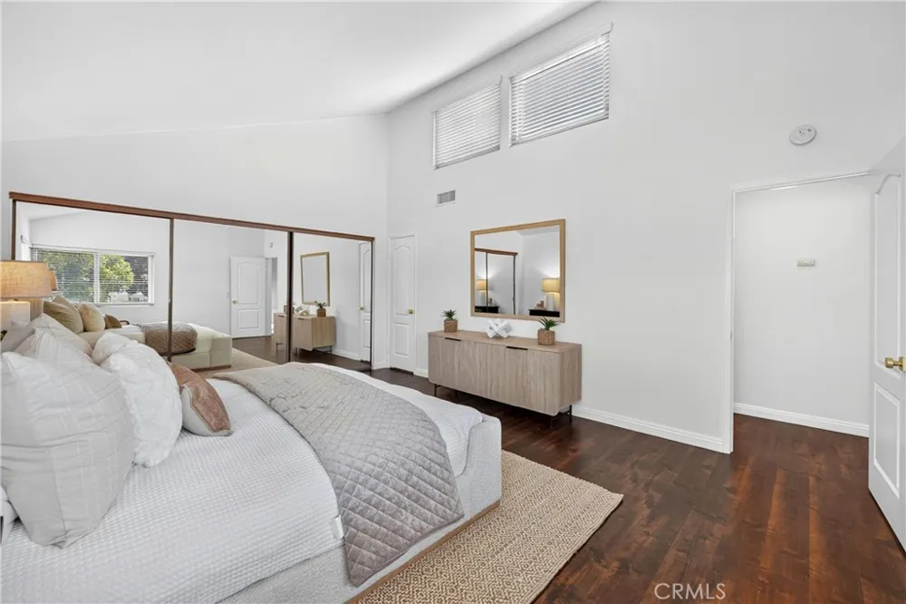 104 Navarre Irvine, CA 92612