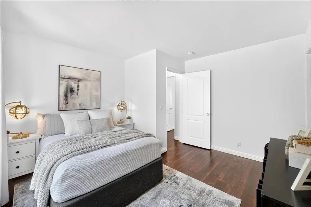 104 Navarre Irvine, CA 92612