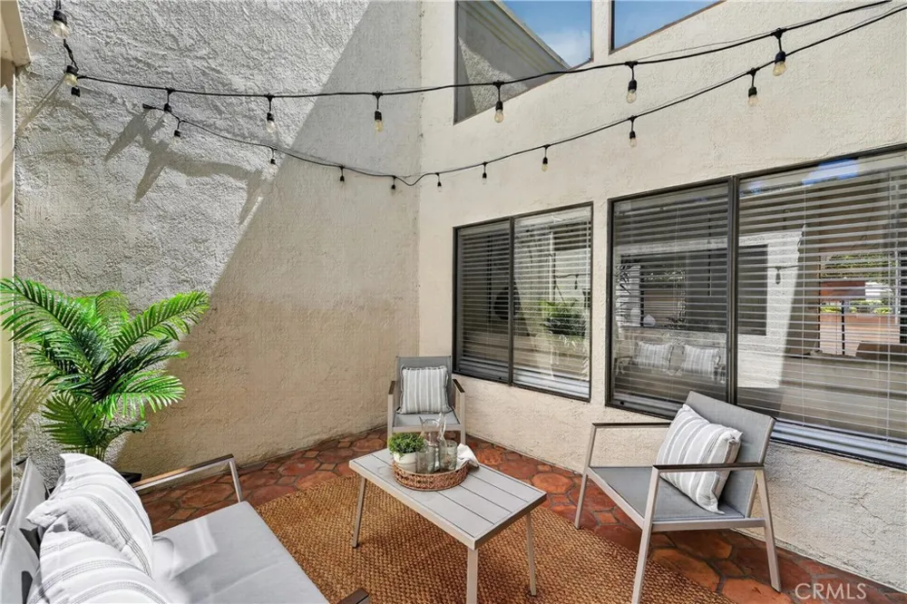 104 Navarre Irvine, CA 92612