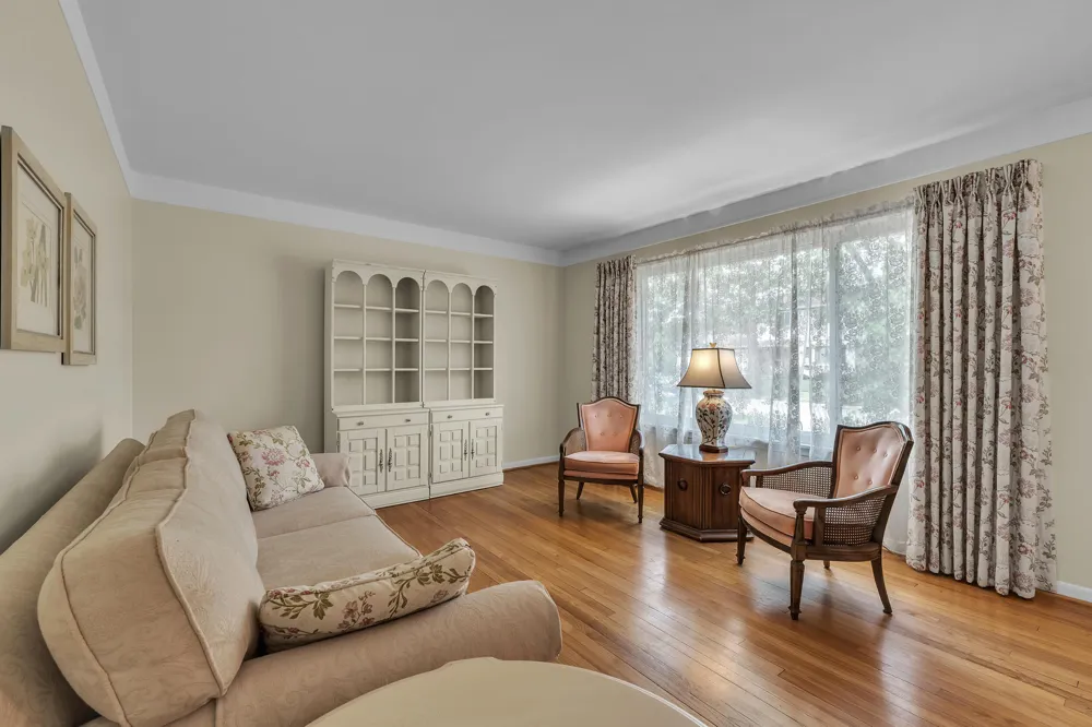 30431 Avon Court Westland, MI 48185