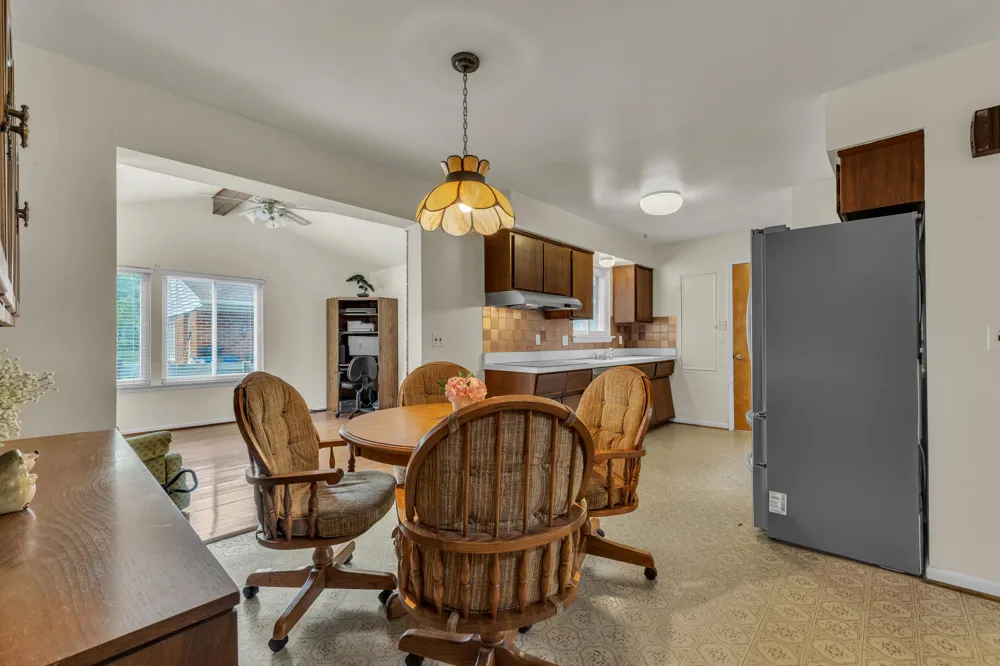 30431 Avon Court Westland, MI 48185
