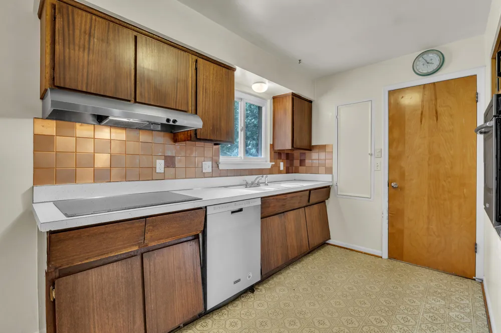 30431 Avon Court Westland, MI 48185