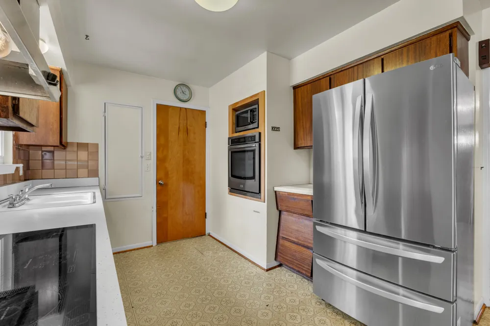 30431 Avon Court Westland, MI 48185