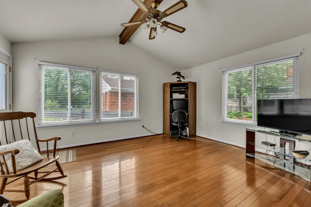 30431 Avon Court Westland, MI 48185