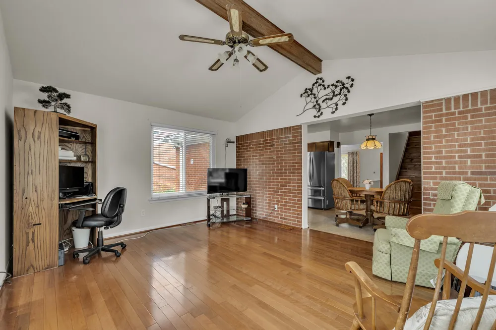 30431 Avon Court Westland, MI 48185