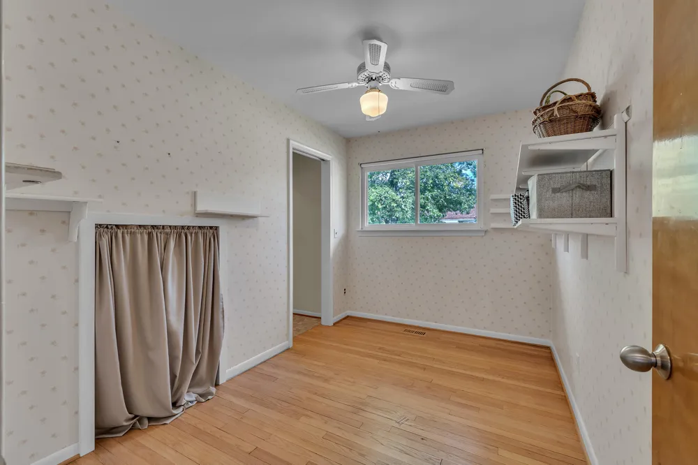 30431 Avon Court Westland, MI 48185