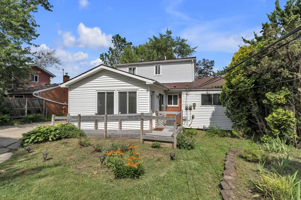 30431 Avon Court Westland, MI 48185