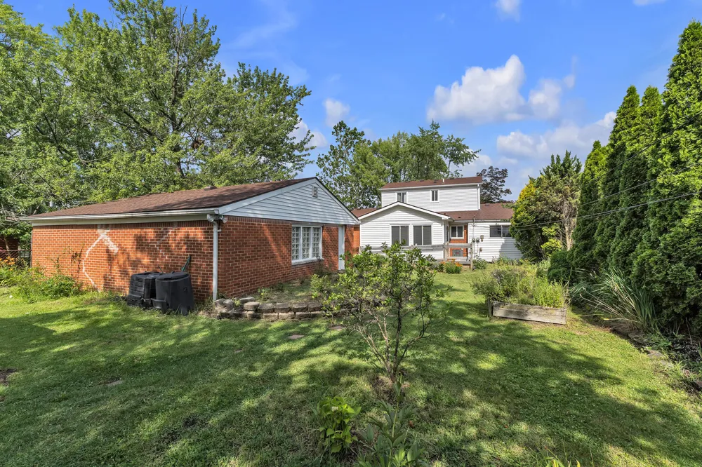 30431 Avon Court Westland, MI 48185