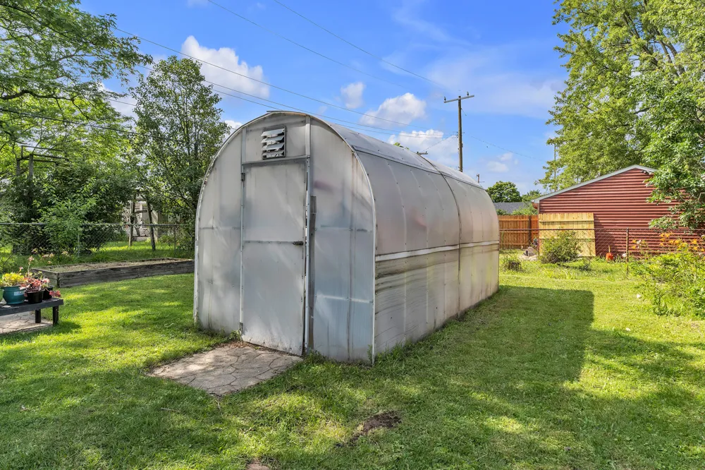 30431 Avon Court Westland, MI 48185