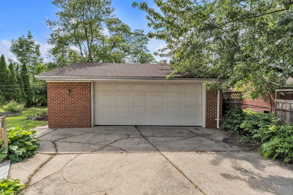 30431 Avon Court Westland, MI 48185