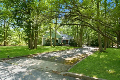 34 Laurelwyck Drive