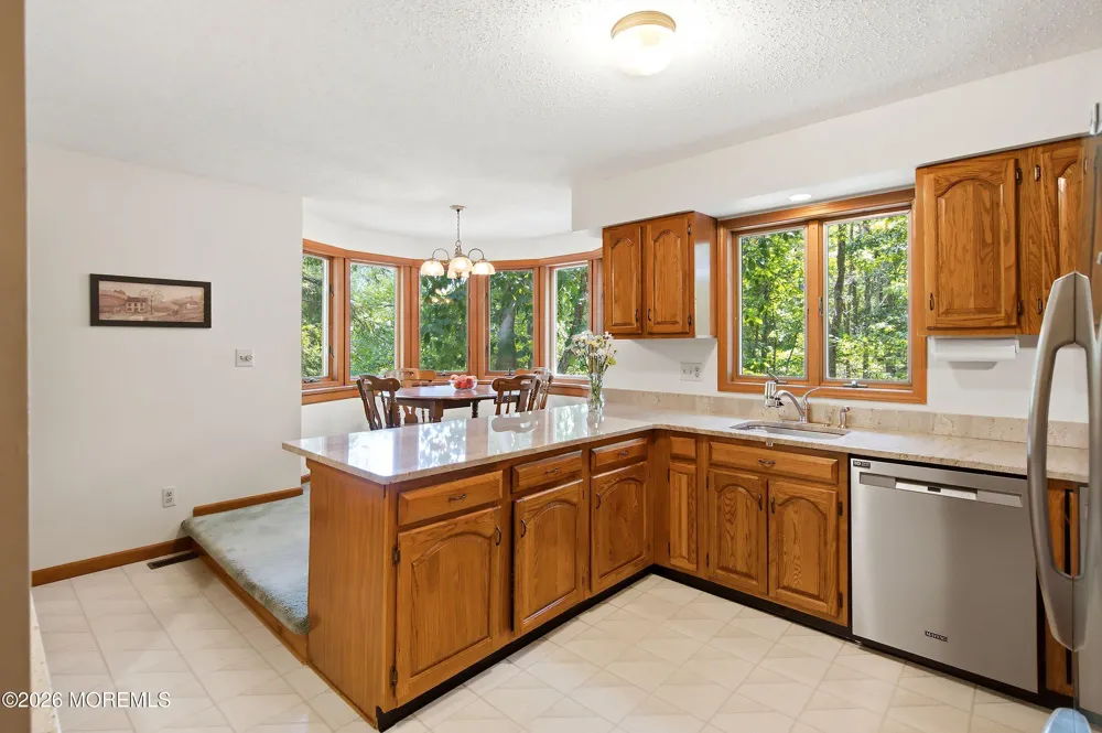 34 Laurelwyck Drive Waretown, NJ 08758