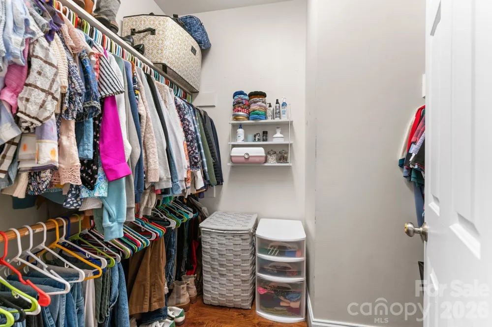 1900 Austin Place Lane Winston Salem, NC 27127
