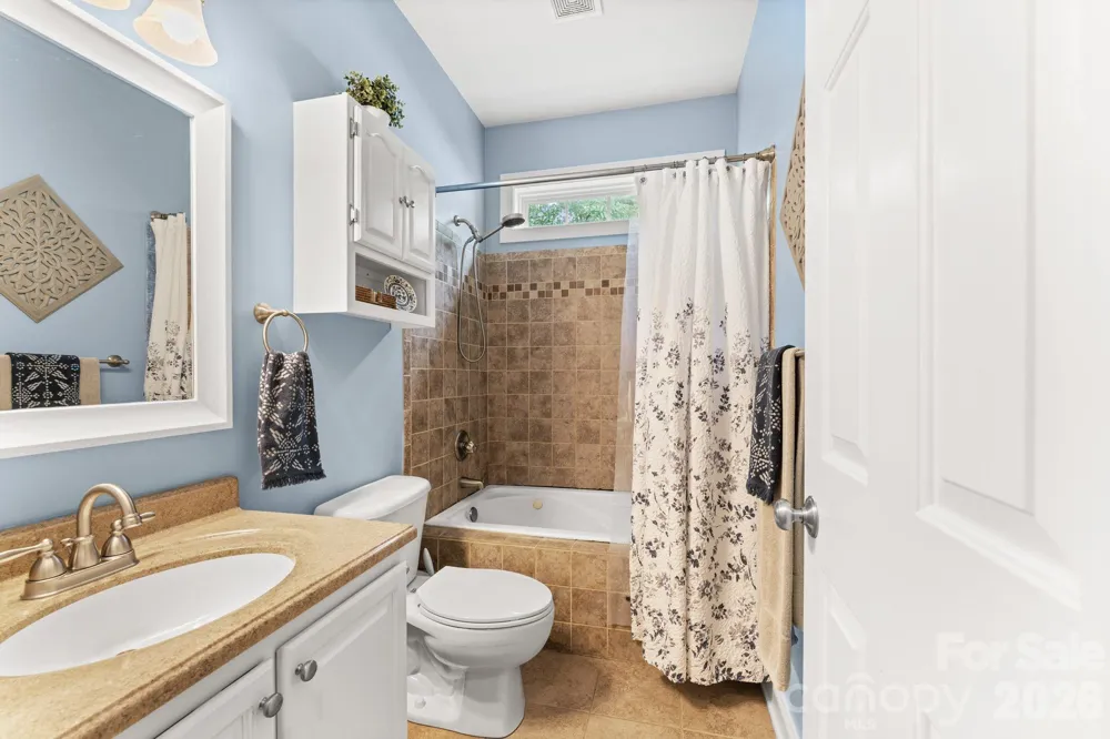 1900 Austin Place Lane Winston Salem, NC 27127