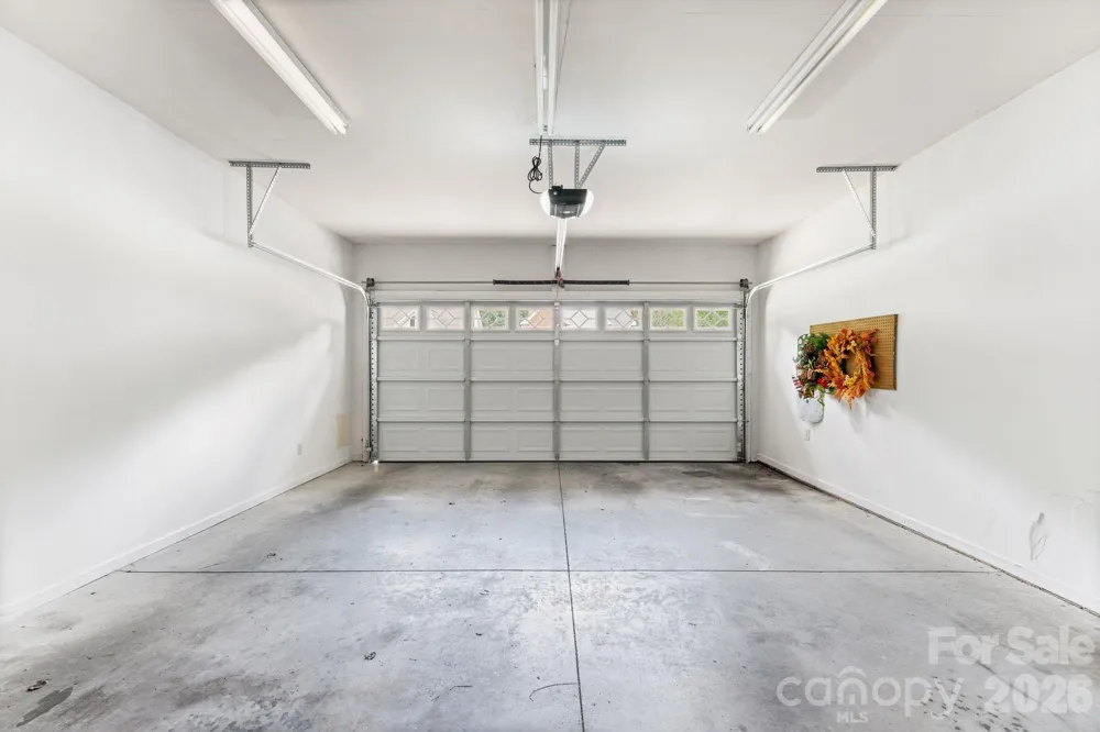 1900 Austin Place Lane Winston Salem, NC 27127
