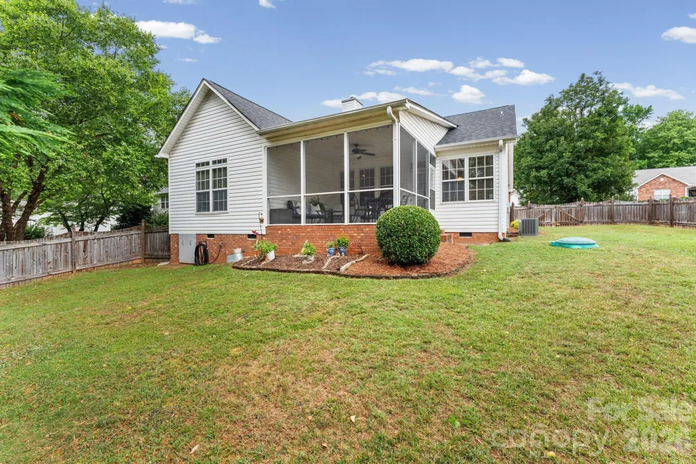1900 Austin Place Lane Winston Salem, NC 27127
