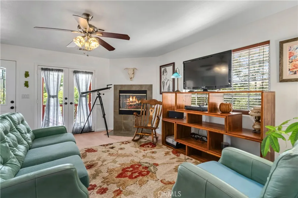 14977 Elizabeth Lake Rd Lake Elizabeth, CA 93532