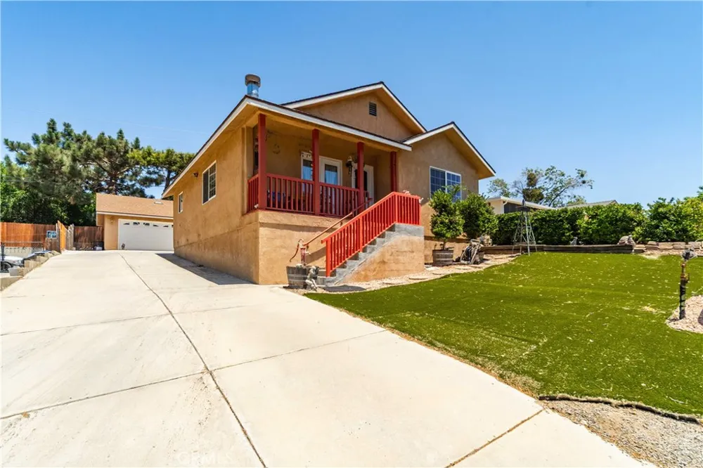 14977 Elizabeth Lake Rd Lake Elizabeth, CA 93532