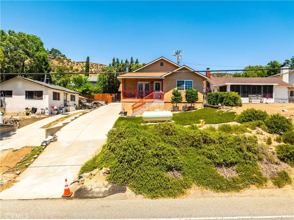 14977 Elizabeth Lake Rd Lake Elizabeth, CA 93532