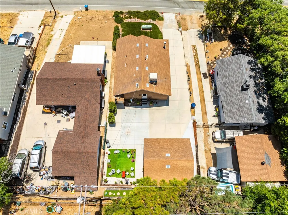 14977 Elizabeth Lake Rd Lake Elizabeth, CA 93532