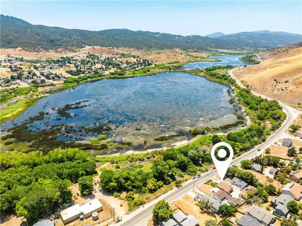 14977 Elizabeth Lake Rd Lake Elizabeth, CA 93532
