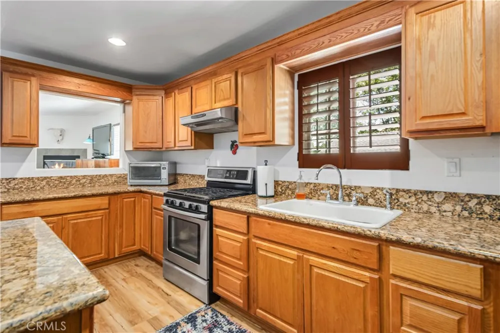 14977 Elizabeth Lake Rd Lake Elizabeth, CA 93532