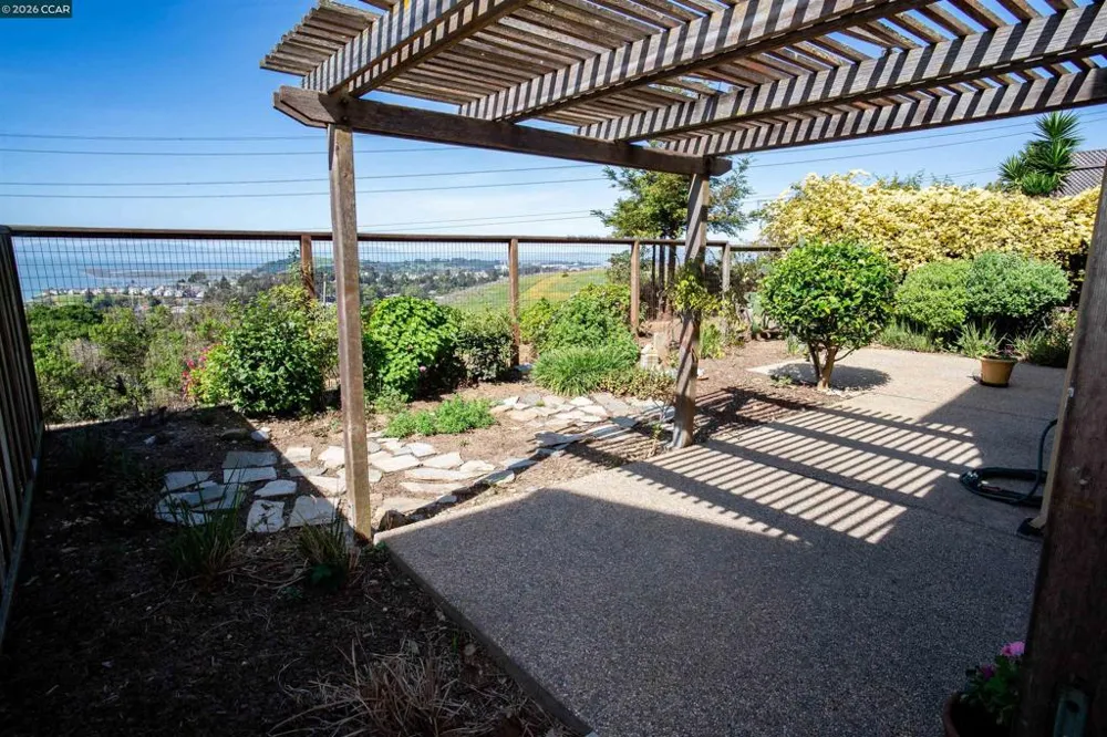 116 Bayhurst Dr Vallejo, CA 94591