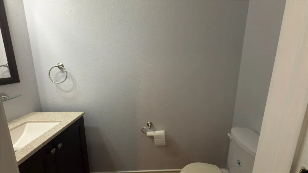 400 West Street #B Hutto, TX 78634