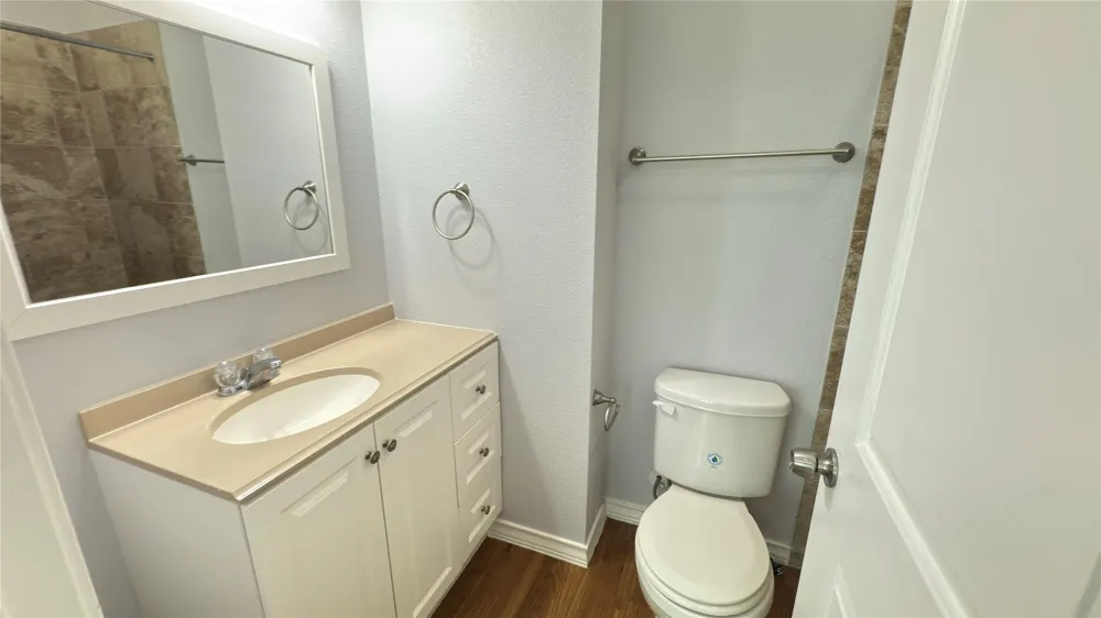 400 West Street #B Hutto, TX 78634