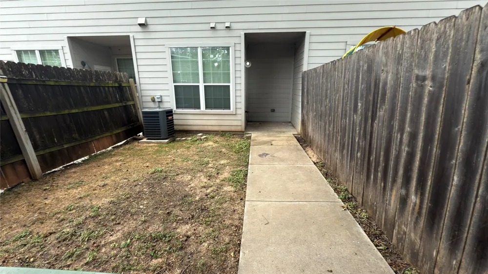 400 West Street #B Hutto, TX 78634