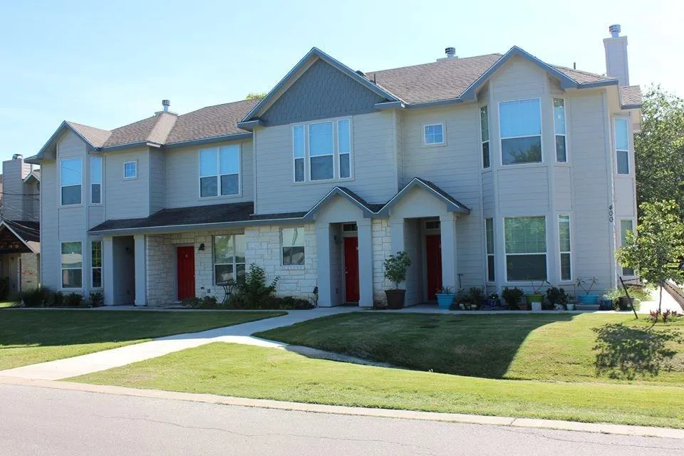 400 West Street #B Hutto, TX 78634