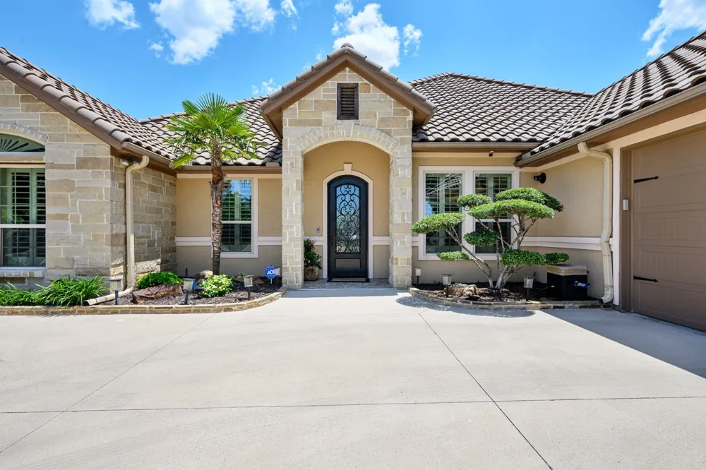 1104 Catalina Bay Boulevard Granbury, TX 76048