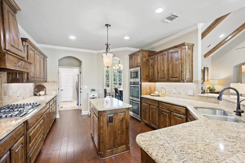 1104 Catalina Bay Boulevard Granbury, TX 76048