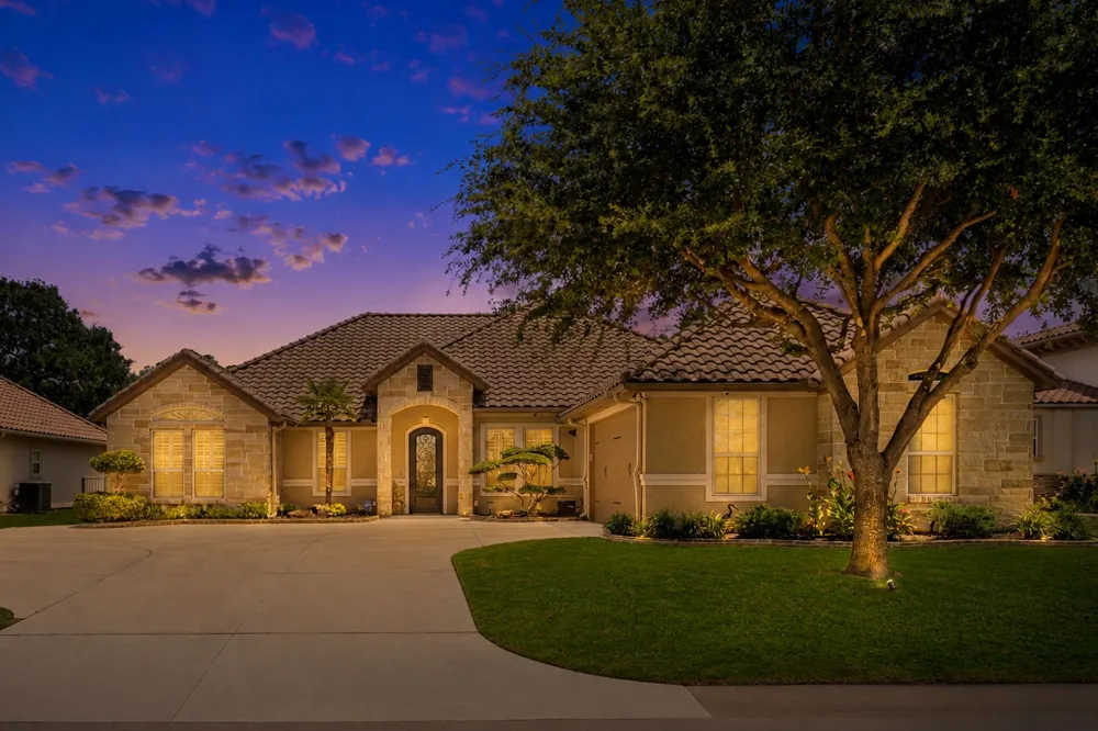 1104 Catalina Bay Boulevard Granbury, TX 76048