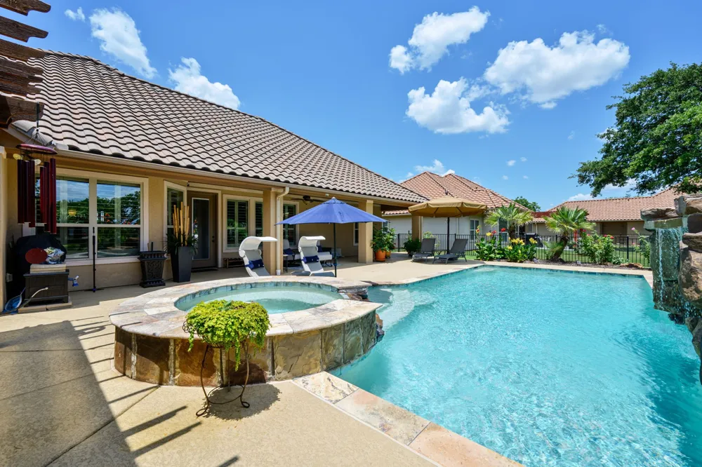 1104 Catalina Bay Boulevard Granbury, TX 76048