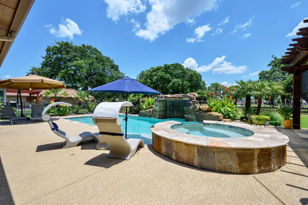 1104 Catalina Bay Boulevard Granbury, TX 76048
