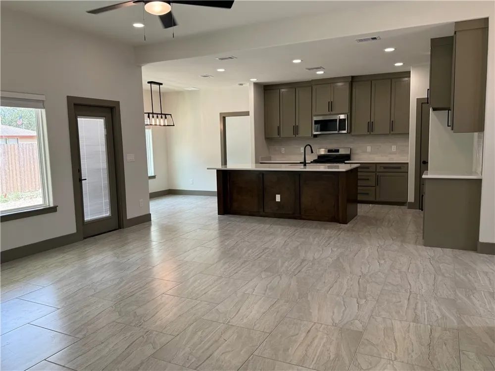 3805 Willow Weep Drive Corpus Christi, TX 78410