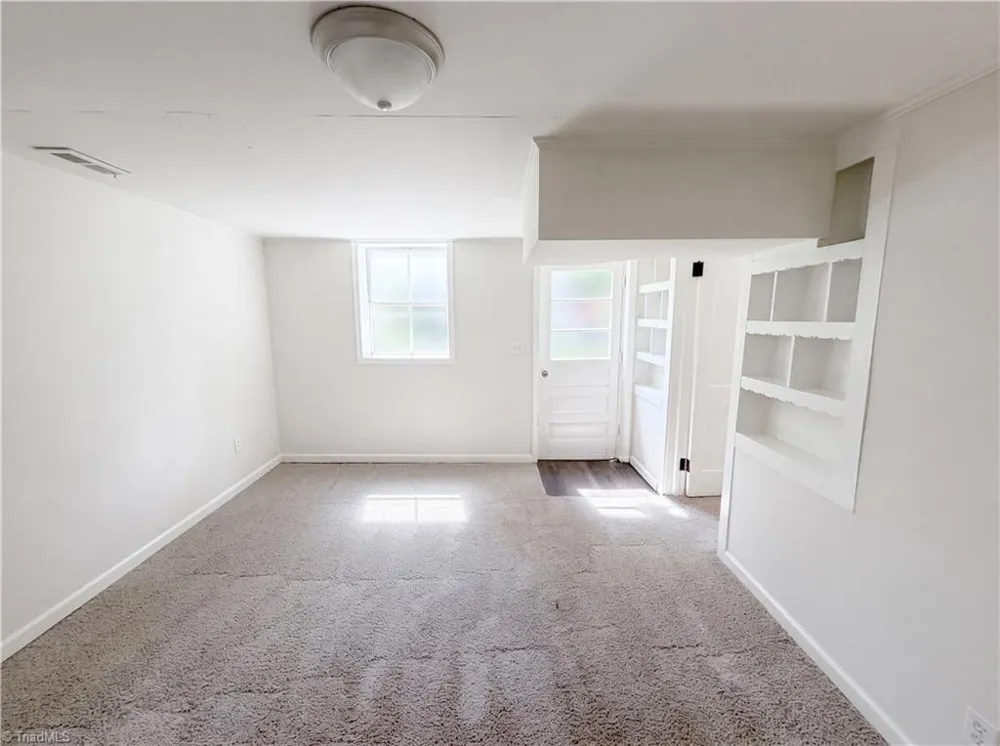 5025 Forbush Road East Bend, NC 27018
