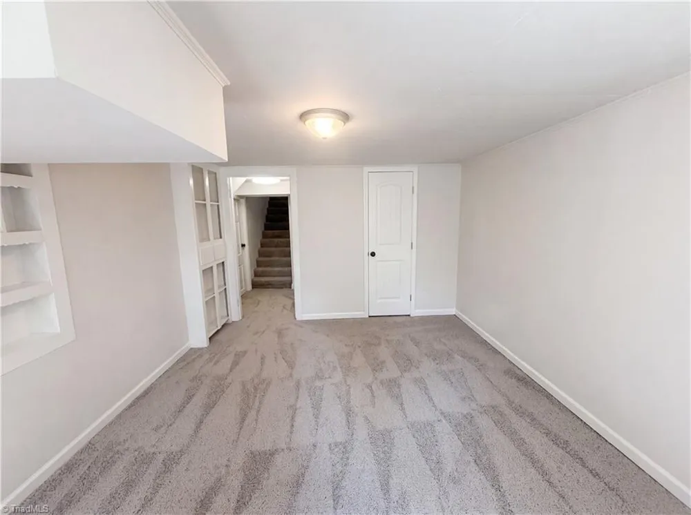 5025 Forbush Road East Bend, NC 27018