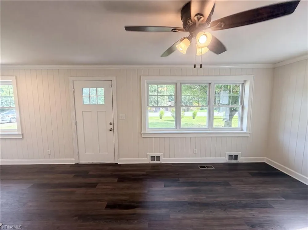 5025 Forbush Road East Bend, NC 27018