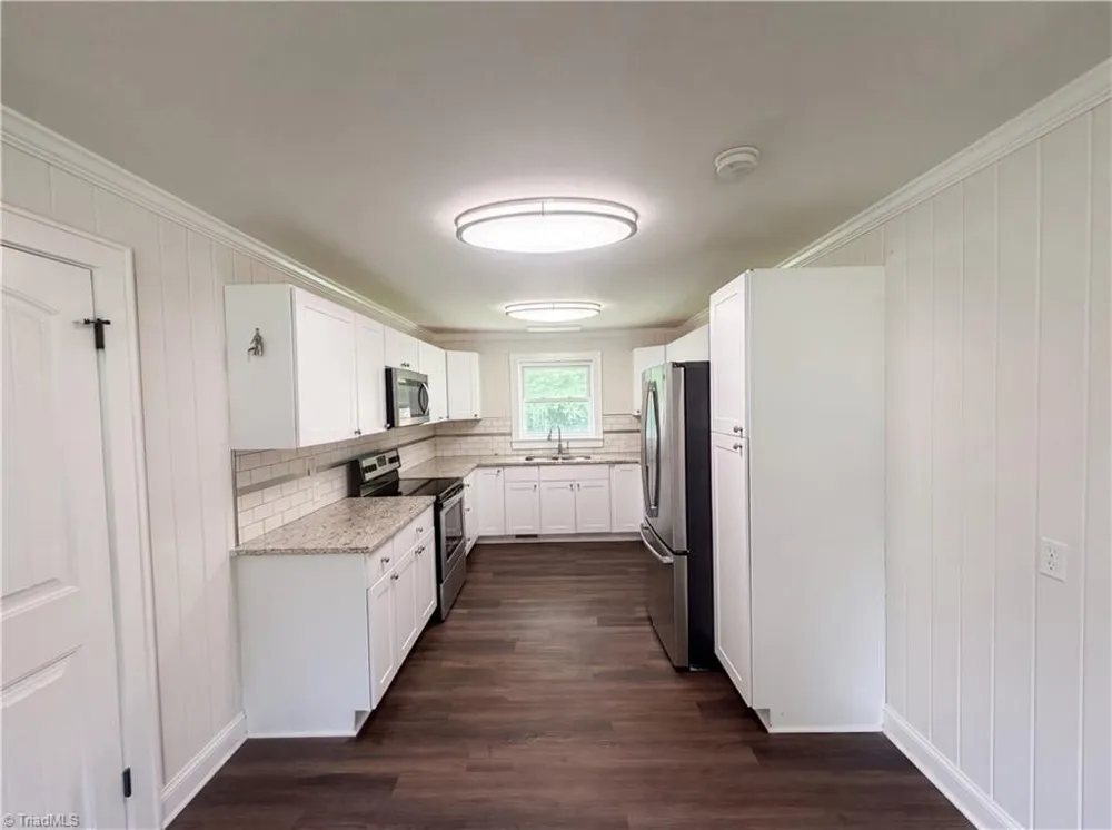 5025 Forbush Road East Bend, NC 27018