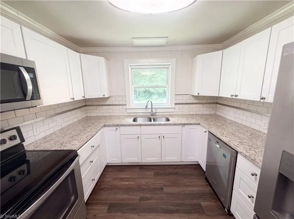 5025 Forbush Road East Bend, NC 27018