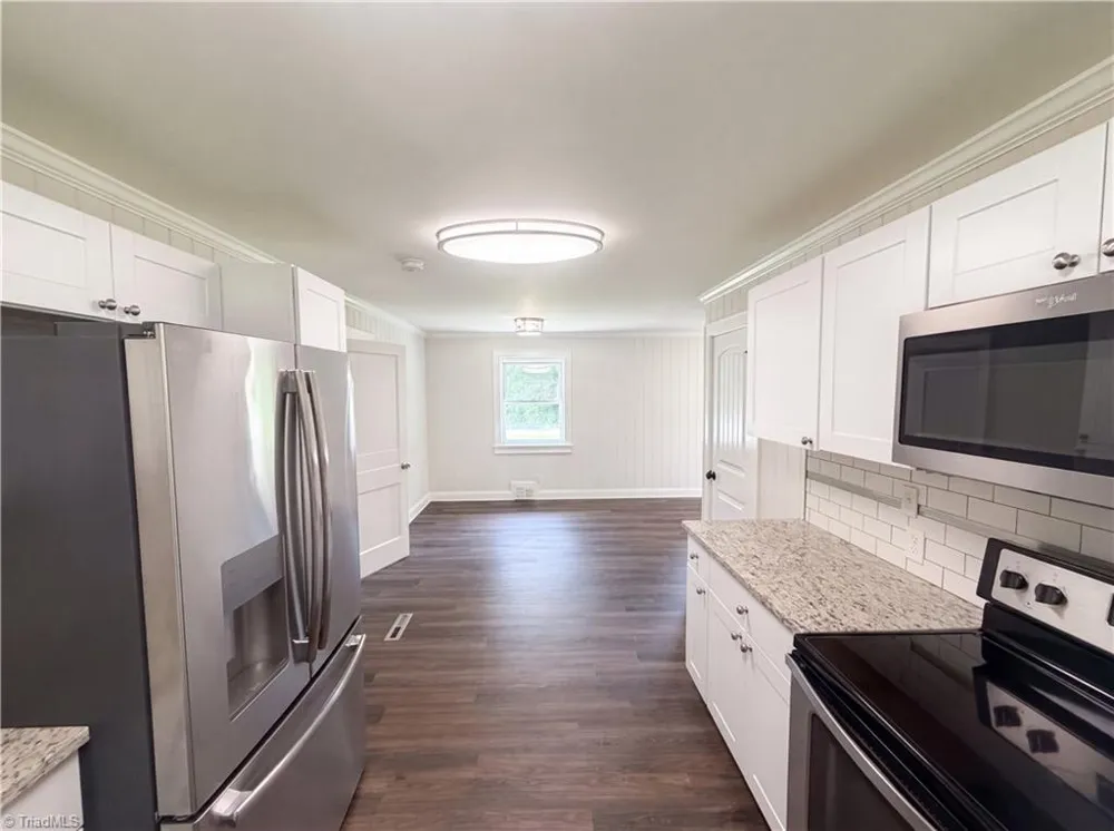 5025 Forbush Road East Bend, NC 27018
