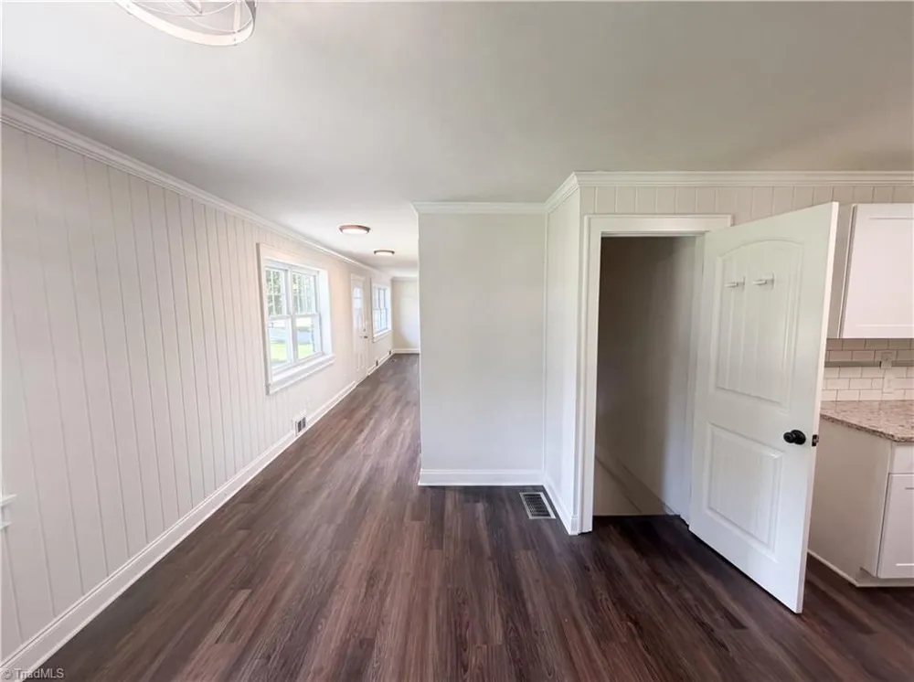 5025 Forbush Road East Bend, NC 27018
