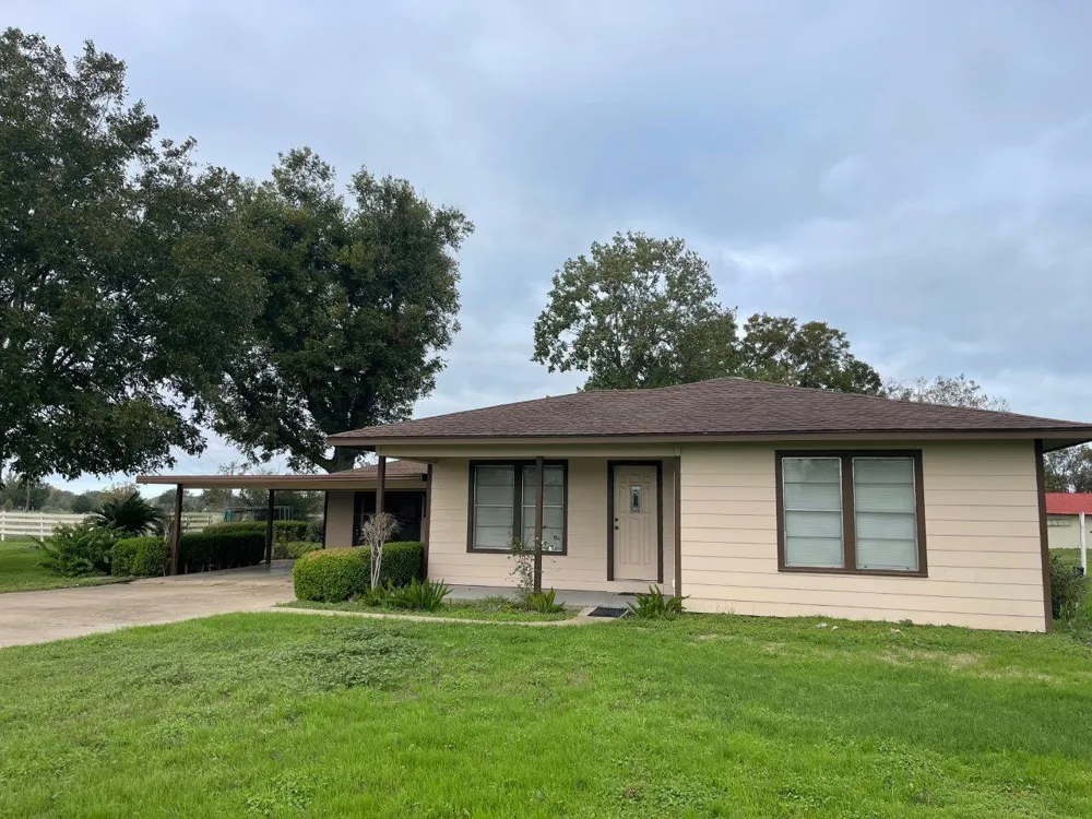 741 Muzny Lane La Grange, TX 78945