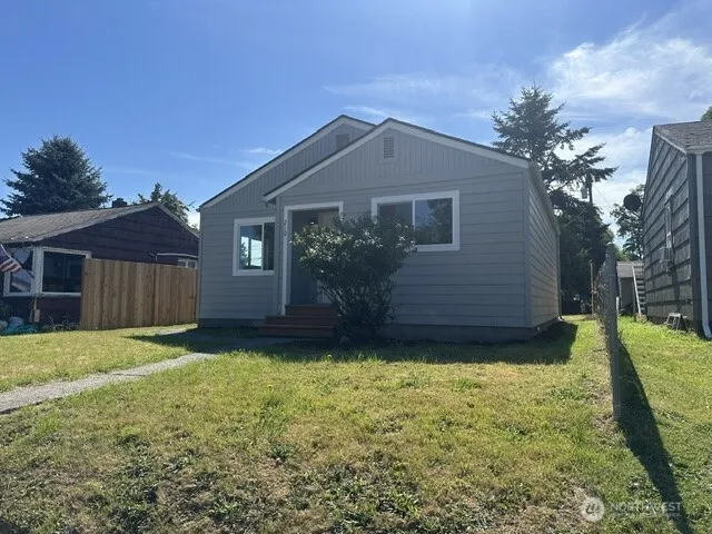 210 24Th Avenue Longview, WA 98632