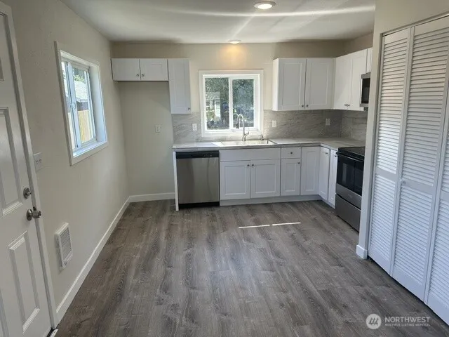210 24Th Avenue Longview, WA 98632