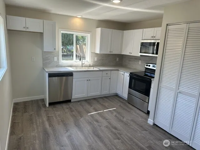 210 24Th Avenue Longview, WA 98632