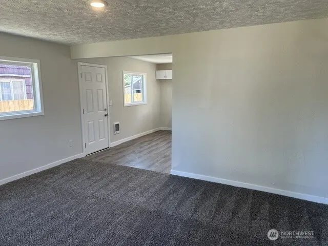 210 24Th Avenue Longview, WA 98632