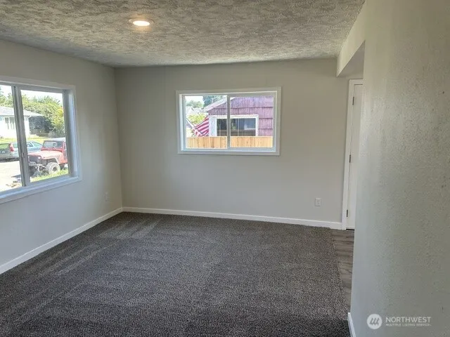 210 24Th Avenue Longview, WA 98632